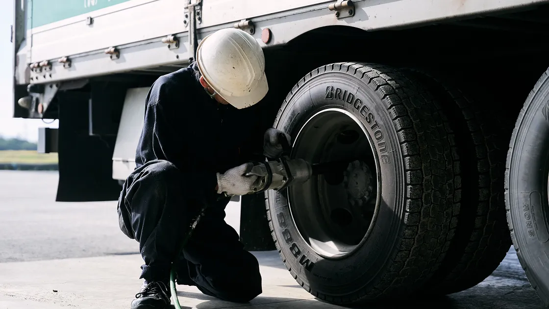 車両点検・整備