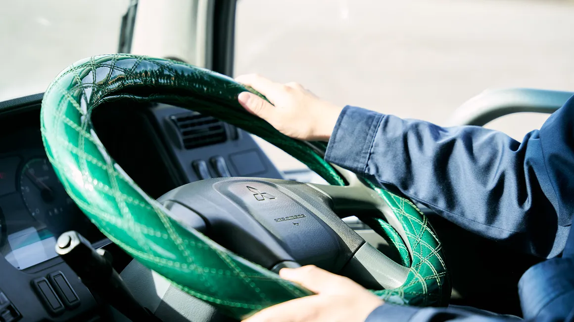 トラック運転の様子